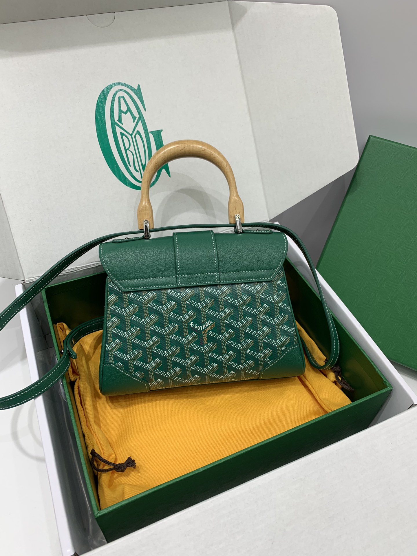 Saigon Souple Mini Handbag Shoulder Bag In Green